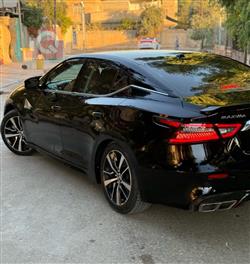 Nissan Maxima